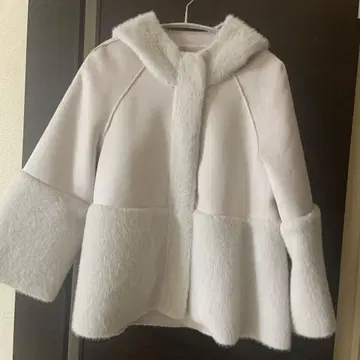 MICO COULER 페이크 무스탕 판초 코트