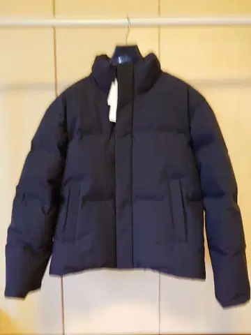 유니클로 심리스 다운 자켓 L 사이즈 블랙