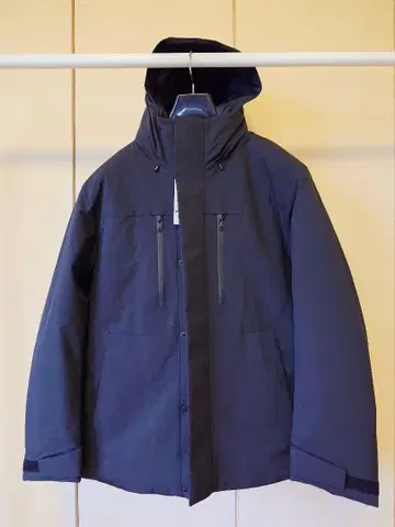 유니클로 하이브리드 다운 파카 M 사이즈 블랙