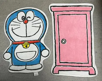쓰리코인즈 도라에몽 어디로든 문 플로어 매트 미사용