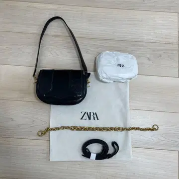 새상품 ZARA 블랙 핸드백 숄더 스트랩 포함