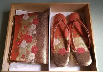 조리와 꽃무늬 클러치백 세트