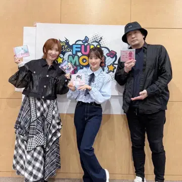 오구라 유이짱 착용 리본 포함 프릴 블라우스 블랙