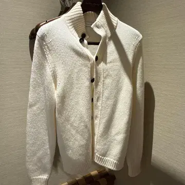 Cruciani 화이트 가디건 사이즈 46