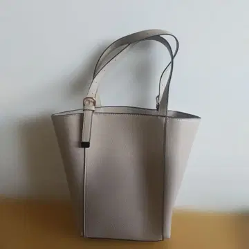 베이지 인조 가죽 토트백