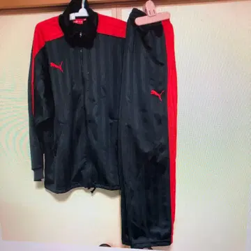 새상품급 푸마 저리 상하의 세트 사이즈 M 블랙/빨간색