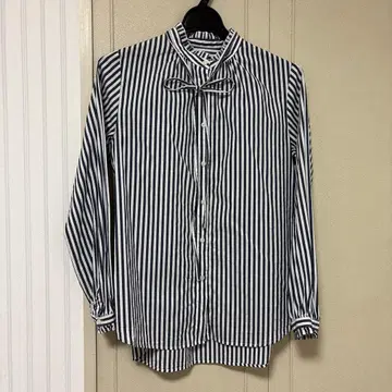 새상품급 그레디 브릴리언트 턱 프릴 HN 블라우스 스트라이프