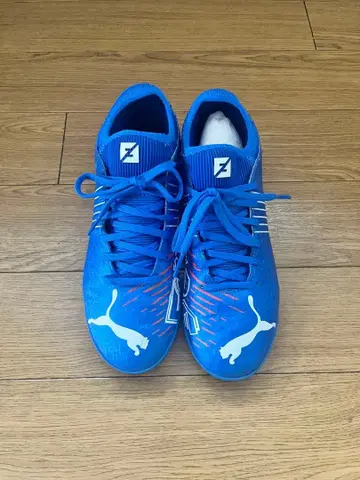 Puma Future 파란색 스파이크리스 신발 24.0cm