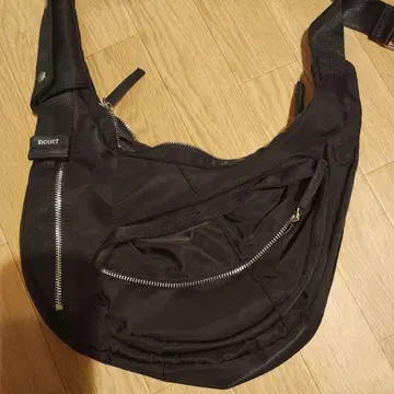 nouer 블랙 바디백 숄더백