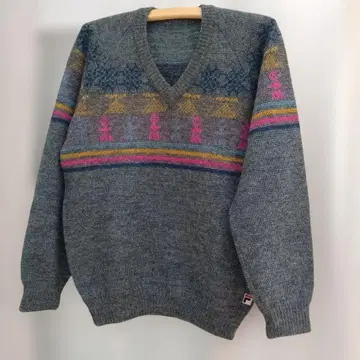 그레이 V넥 니트 스웨터