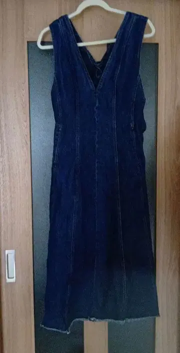 거의 새상품, 단 한 번 착용 AZUL 백 레이스업 데님 점퍼 드레스