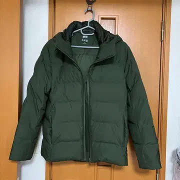 유니클로 다운 파카 카키 M 사이즈