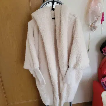 플리스 보아 코트 크림색