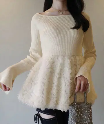 [택 포함 새상품] 튤 페플럼 도킹 니트 아이보리