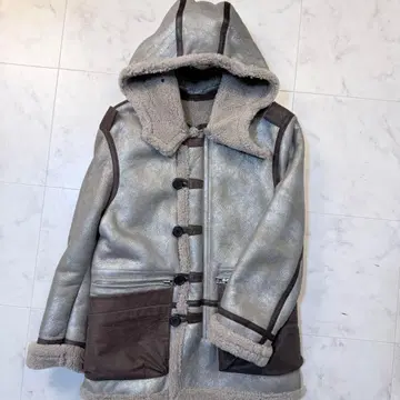 실버 무스탕 코트 후드 부착