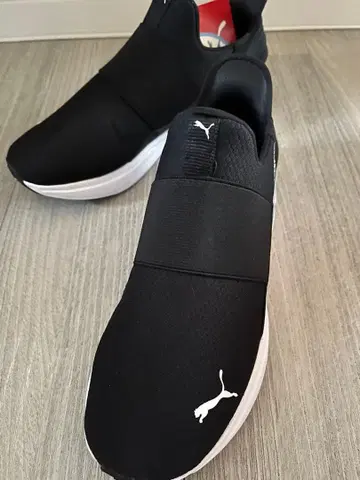 Puma 블랙 슬립온 스니커즈 23cm