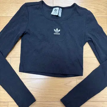 adidas 아디다스 한국 크롭T셔츠 긴팔 블랙 XS