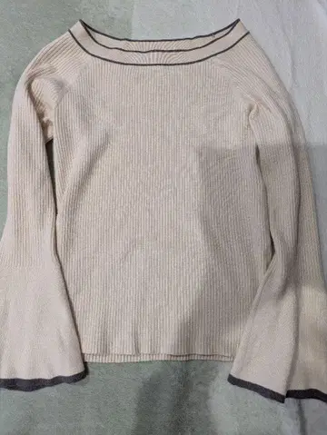 프로포션 바디 드레싱 니트 아이보리