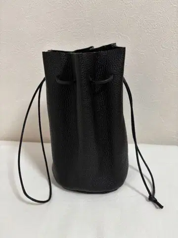 이탈리아 가죽 복조리백 블랙