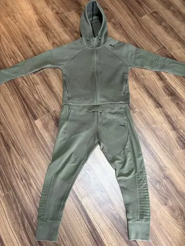 PUMA 올리브 그린 저리 상하의 세트 여성용