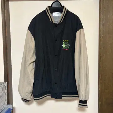 유니크 그래픽 바시티 자켓