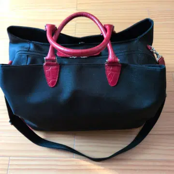 블랙 레드 콤비네이션 여행 가방