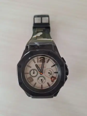 타미힐피거 카모플라쥬 패턴 시계