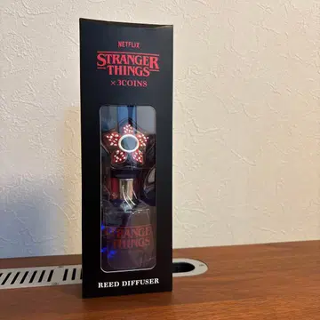 스트레인저 씽즈 x 3COINS 리드 디퓨저 파란색