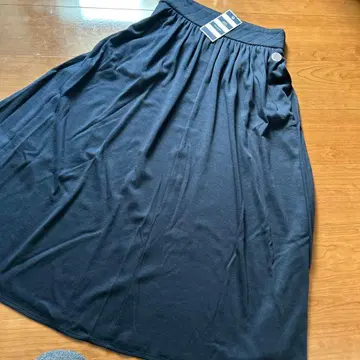 보더스 앳 발코니 새상품 롱 스커트 네이비 38