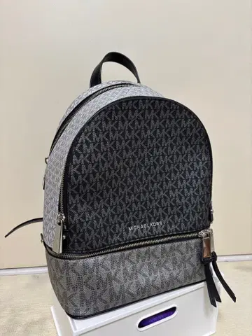 MICHAEL KORS 모노그램 백팩