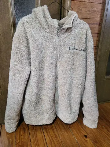 [ALEXANDROS] 후드 부착 점퍼 베이지