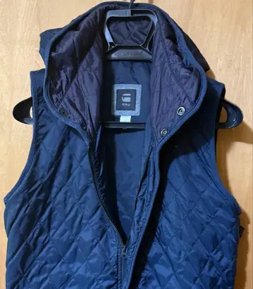 지스타 로우 퀼팅 베스트 남성용 M 후드 부착 네이비 새상품급