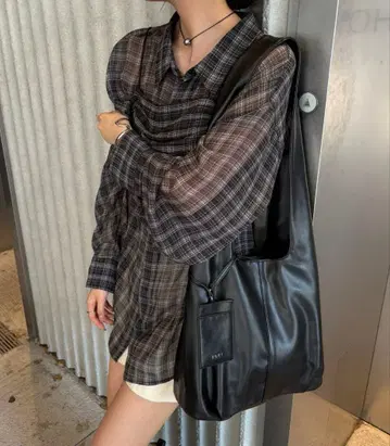 loti 파우치 포함 스웨이드 토트