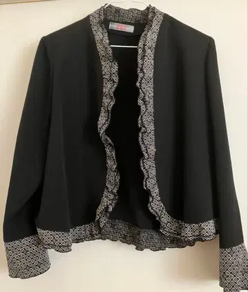 시선당 블랙 자켓