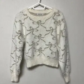 리본 무늬 긴팔 니트 스웨터 화이트