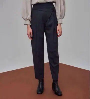 united tokyo 슬라이드 프론트 테이퍼드 팬츠