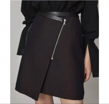 PUBLIC TOKYO 스커트