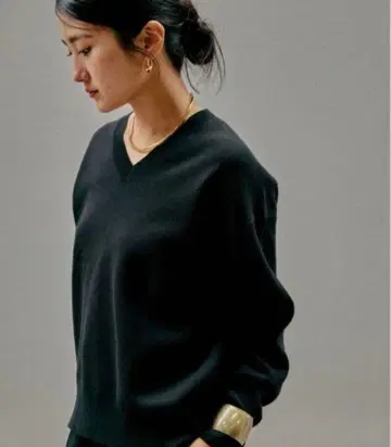 맨투맨 라이크 V넥 풀오버 M 사이즈 블랙