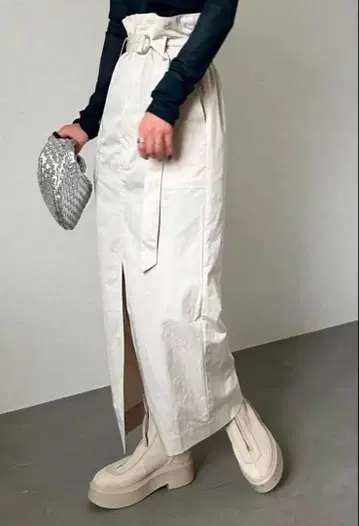 새상품*CFT. 타이트 롱 스커트 에크루 벨트 포함