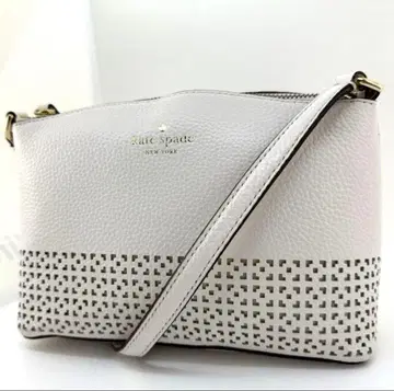 새상품급 케이트 스페이드 숄더백 가죽 시스루 카빙 고급 화이트