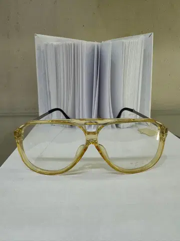 Ungaro 클리어 프레임 라운드 안경 티어드롭 데드스탁