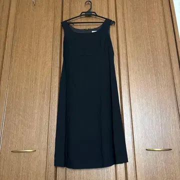 JOUR. 블랙 슬리브리스 A라인 원피스 40