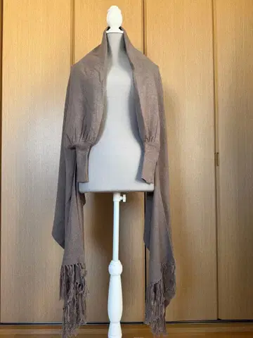 소매 달린 스톨 베이지