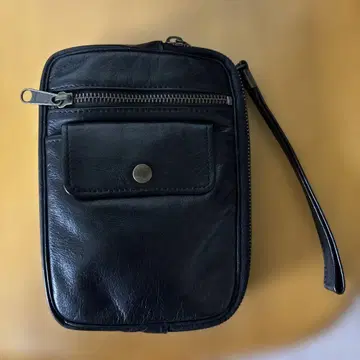 블랙 가죽 클러치백