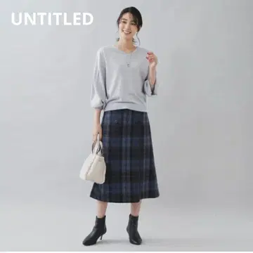 택 포함 새상품 UNTITLED V넥 라메 니트