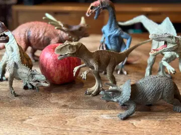 크리스마스 기프트 공룡 피규어 7체 세트 각 20cm 이상 정도