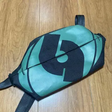 salsation 살세이션 바디백 그린 블랙