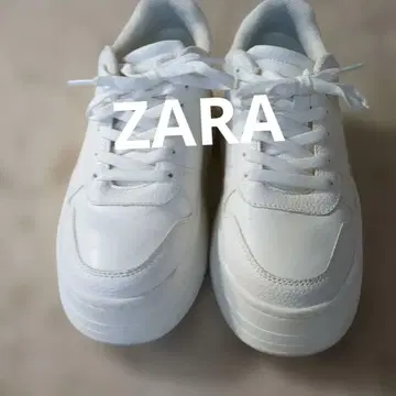 새상품급 ZARA 화이트 플랫폼 스니커즈 통굽 37