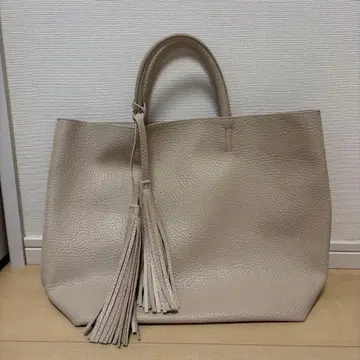 RODE SKO 로데스코 태슬 부착 경량 심플 토트백