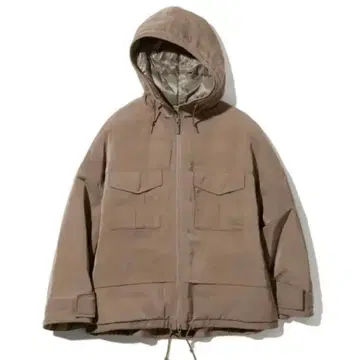 유니클로 화이트 마운티니어링 하이브리드 다운 오버 사이즈 후드티